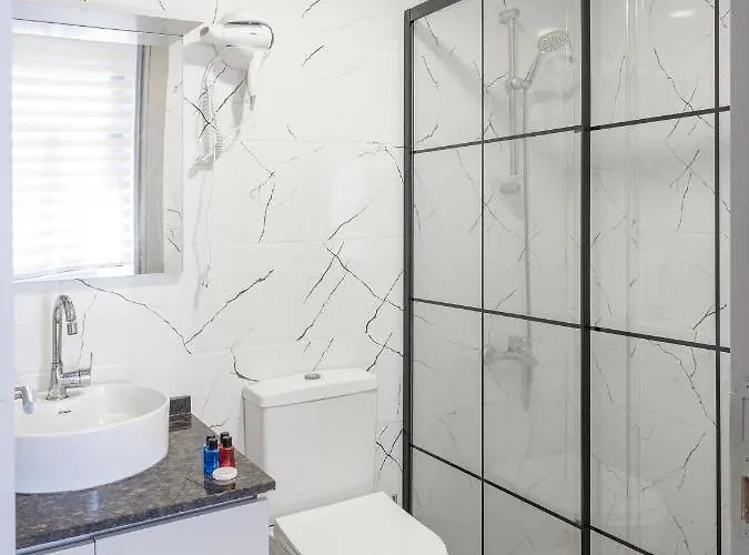 The Red Tent 23 2* Istanbul