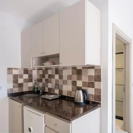 아파트호텔 The Red Tent 23 2*