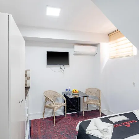 The Red Tent 23 Aparthotel 2*