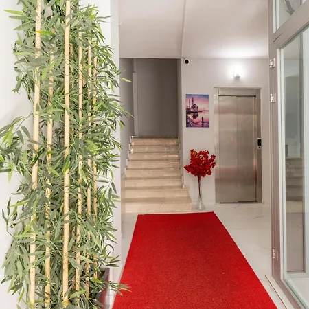 The Red Tent 23 2* Istanboel