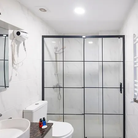 The Red Tent 23 Istambul